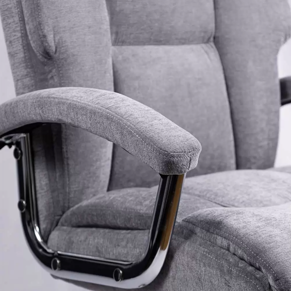 Сив директорски стол.