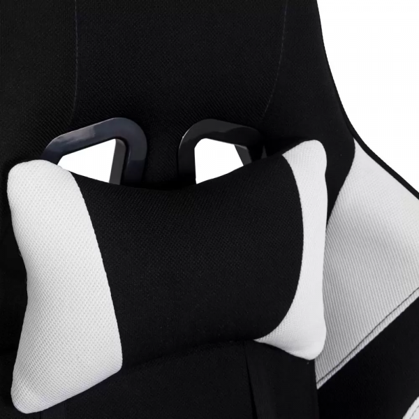 Геймърски стол в бял цвят.