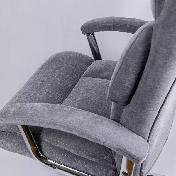 Сив директорски стол.